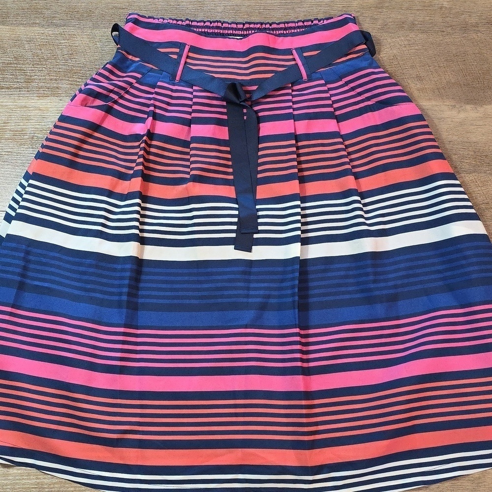 Old Navy- Blue and Pink A-Line Knee-Length Skirt. Size M
